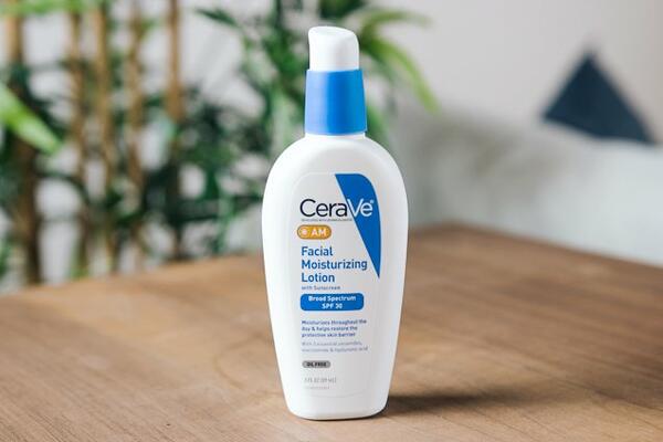 Get Sun-Ready with a FREE CeraVe SPF 50 Moisturizer! — free sample: Here’s your chance to score a full-size bottle of CeraVe AM Facial Moisturizing Lotion with SPF 50—a