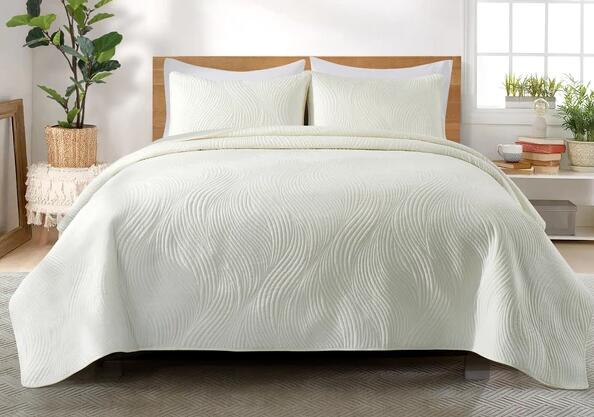 Puredown Comforter, Blanket, Pillow, or Coverlet Set for Free — free sample: After a long and tiring day from work, I love to lay down in my bed with clean covers! I mean who do